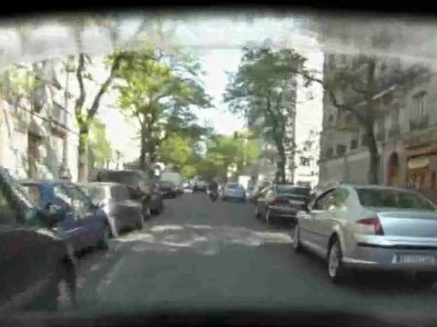 Securité Routière - Voiture qui déboite