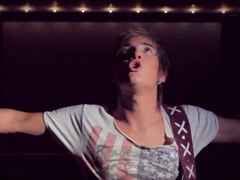 Ominus-Ομινους & Kim(Κίμων Διαμαντόπουλος) Πόσο Σε Θέλω 2011 New Official Music Video Clip