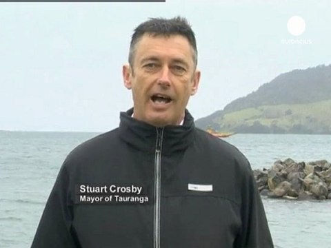 Military called in as oil spill fears rise in NZ