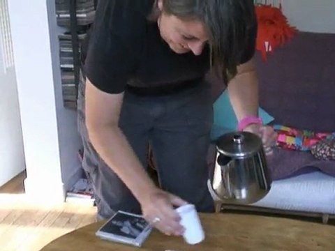 VOUS ÊTES ICI NOUS SOMMES LÀ - Ep5 - Saison 3 - Le CONFORT MODERNE, Karine