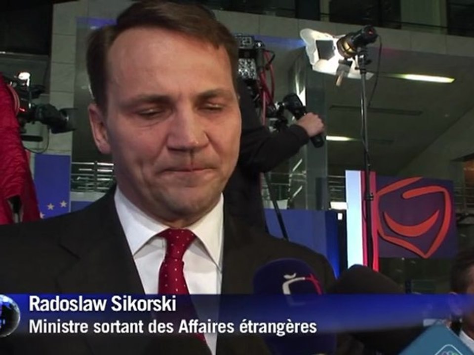 Pologne: Tusk célèbre sa victoire aux législatives