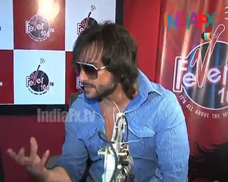 Bolly Buzz - Kareena And Saif Break up