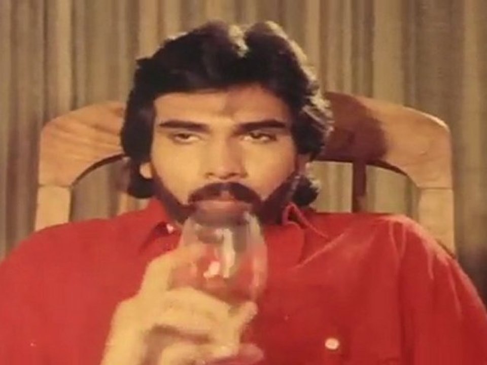 Kaathal Express - Bathing Scene
