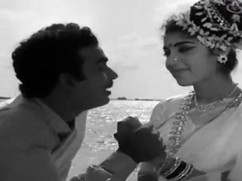 Sindhu Nadhiyin(Kai Kodutha Deivam)