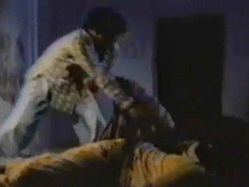 Padaharella Vayasu -Chandra Mohan kills Mohan Babu