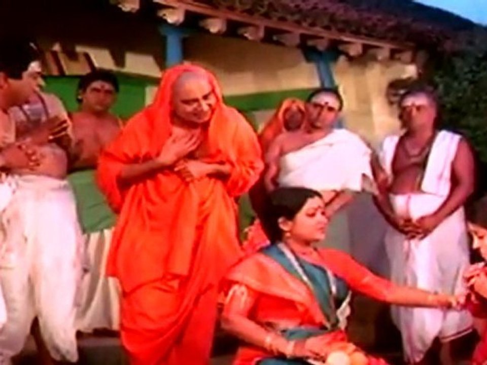MAHASAKTHI MARIAMMAN - Eating Offerings
