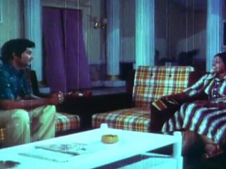 Pandanti Jeevitham - Sobhan Babu Buys Sari For Her Sister