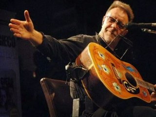 León Gieco, Facundo Arana.Todos los días un poco.LAS ESTRELLAS NO SOLO BRILLAN EN EL CIELO (volumen 2)