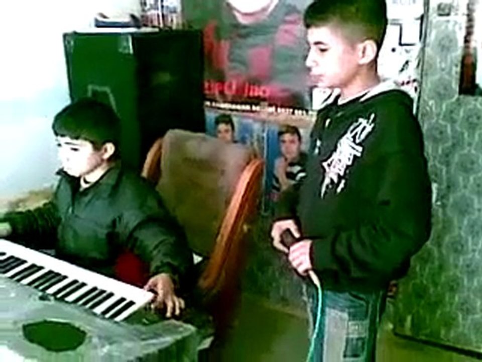 Hayat bir mezarmi$