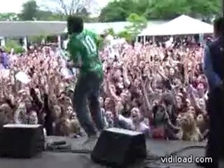 Stage Dive Turns Peinlich FAIL