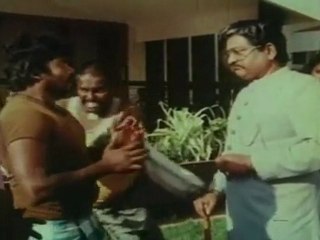 Ondru Engal Jathiye - Ravidran Knowing About Hero