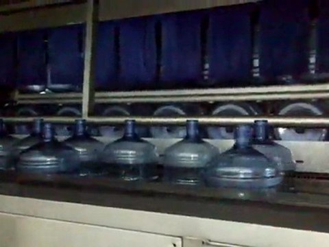 Damacana Kapak sökme,fırçalı dış yıkama ve 26 istasyon iç yıkama