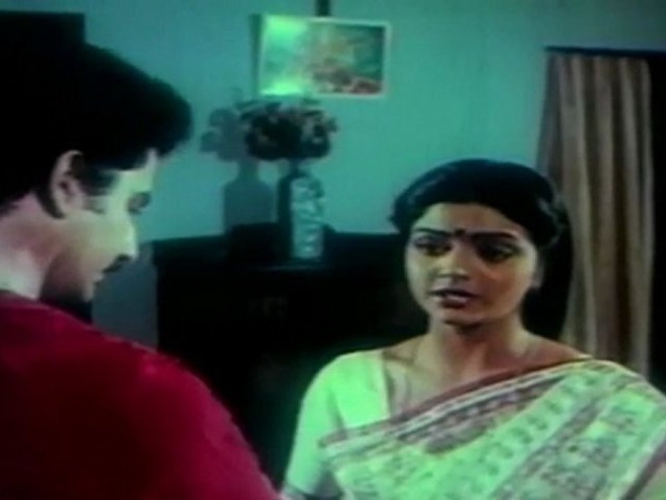 Chadastapu Mogudu - Anger On Slapping