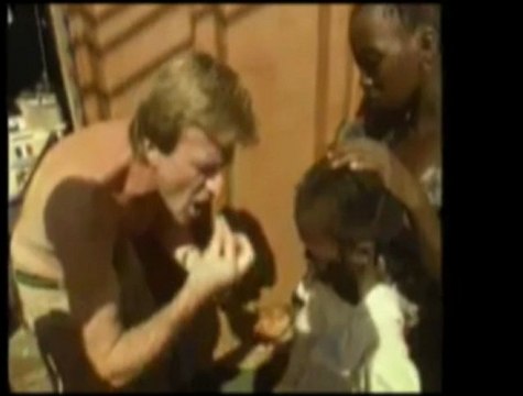 Crise économique et sociale: l'humanitaire doit-il payer les pots cassés ?