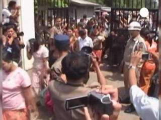 Birmanie: nouvelle vague de libération de milliers de...