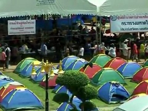 Thai floods threaten humanitarian disaster