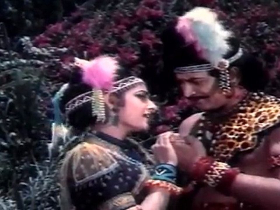 Villalan Ekalavian - Romantic Scene
