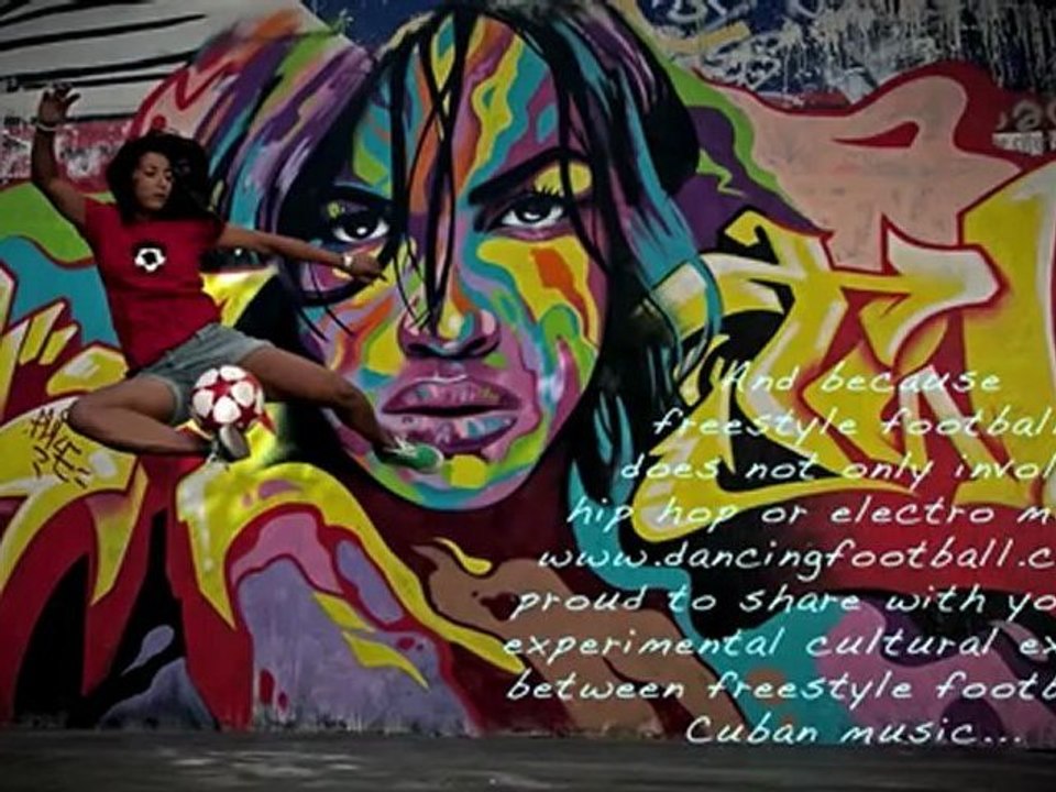 Football-Freestyle A couple dancing football VOL2