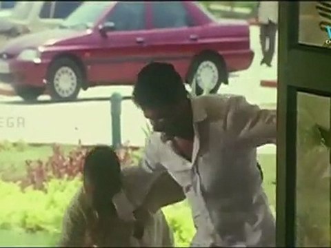 ETHU KONJAM PUTHUSU - Priyanka escapes from hotel