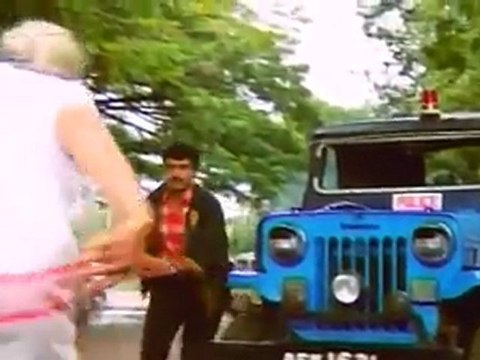 AUTO RANI - Niramalamma Gets Chased