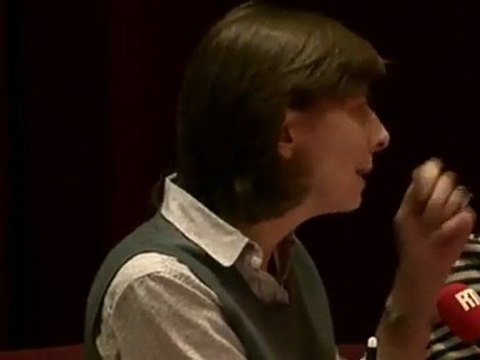 Marie-Bénédicte Allaire : Royal a du mal à appeler à voter Hollande