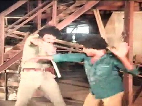 Nippulanti Manishe - Sharath Babu Fights With Goons
