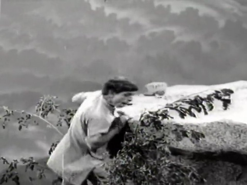 Deiva Thirumagal - Muthuraman Nagesh Ashokan Fighting with Villain