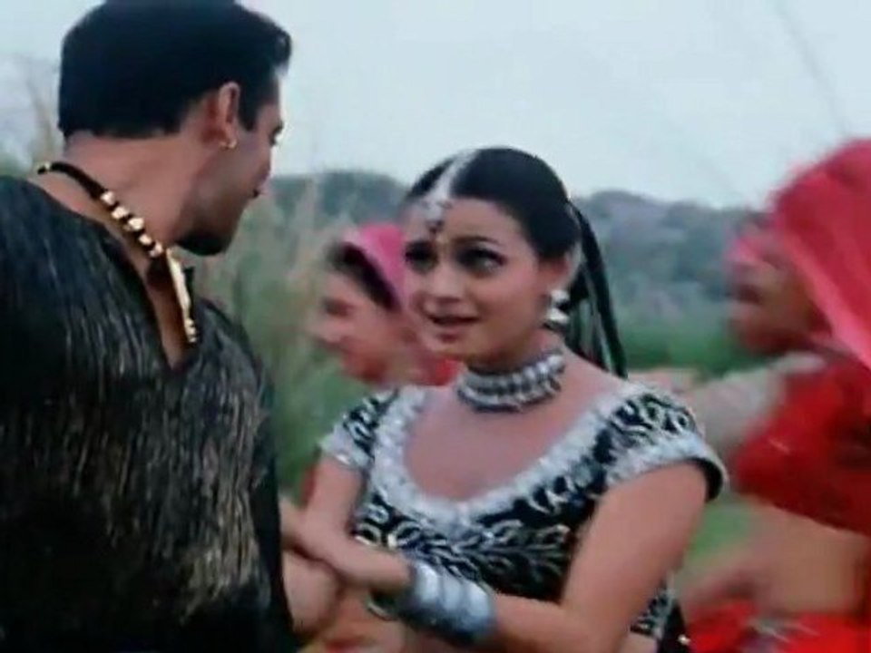 Bindiya Chamke Choodi Khanke from Tumko Na Bhool Paayenge