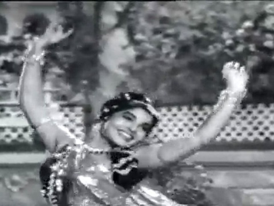 Thattum Killi (Mani Makutam)