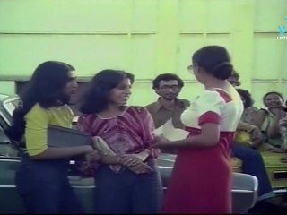 18 Vayathenela - Girls are crazy about Kamalhassan