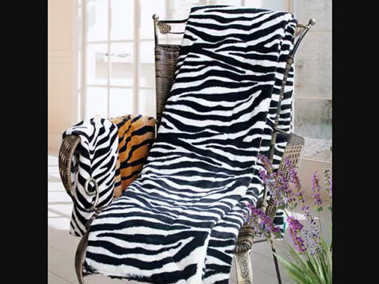 ⁣Zebra Print Bedding