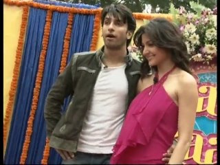 Saif Ali Khan Is The Cause Of Ranveer Singh's Happiness - Latest Bollywood News