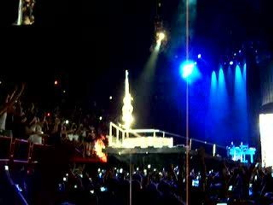 Like a virgin Confessions Tour Paris