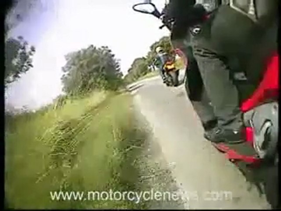 MCN: Onboard Gilera Nexus v Yamaha FZ1