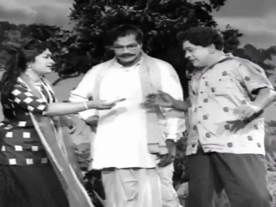 Kao Kodutha Deivam - Con Man M.R.Radha Cheated Savitri