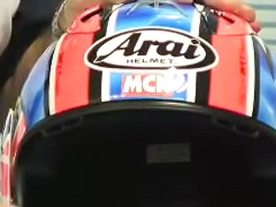 How to clean an Arai helmet video Dailymotion