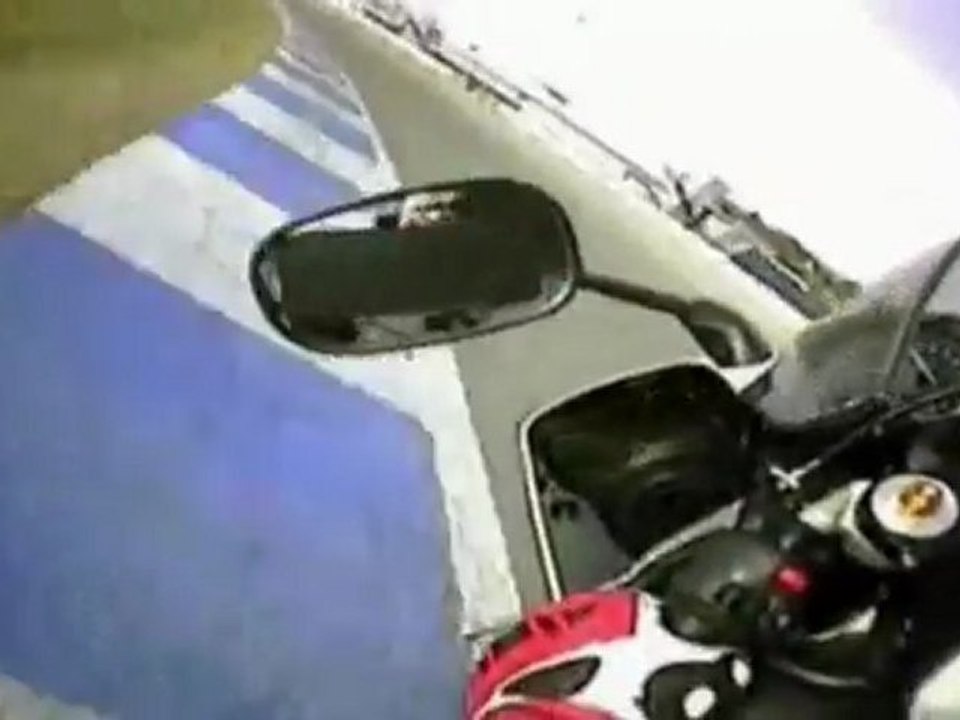 Onboard lap of Jerez on 2007 R1