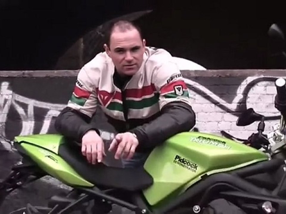 MCN Roadtest: 2008 Triumph Street Triple v Speed Triple