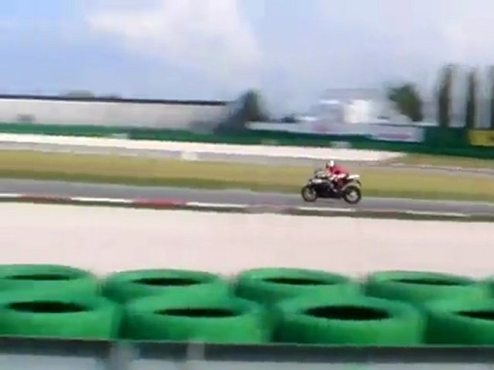 Bimota DB7 takes on the Ducati 1098R and MV F4