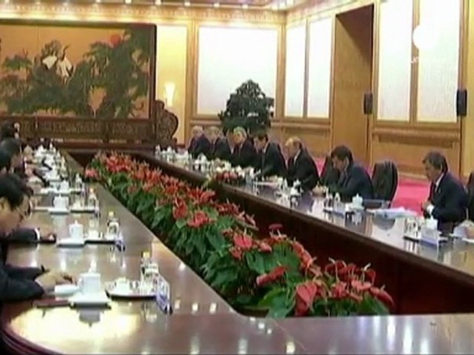 Putin tries to boost China-Russia relations