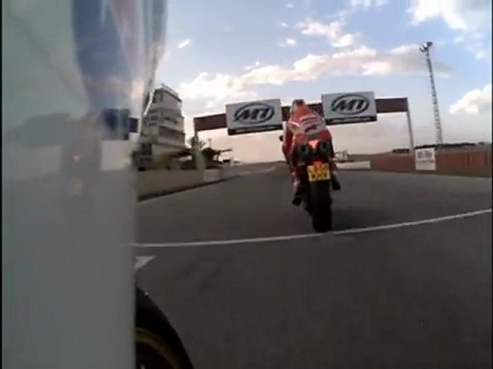 2009 R1 vs Fireblade on track