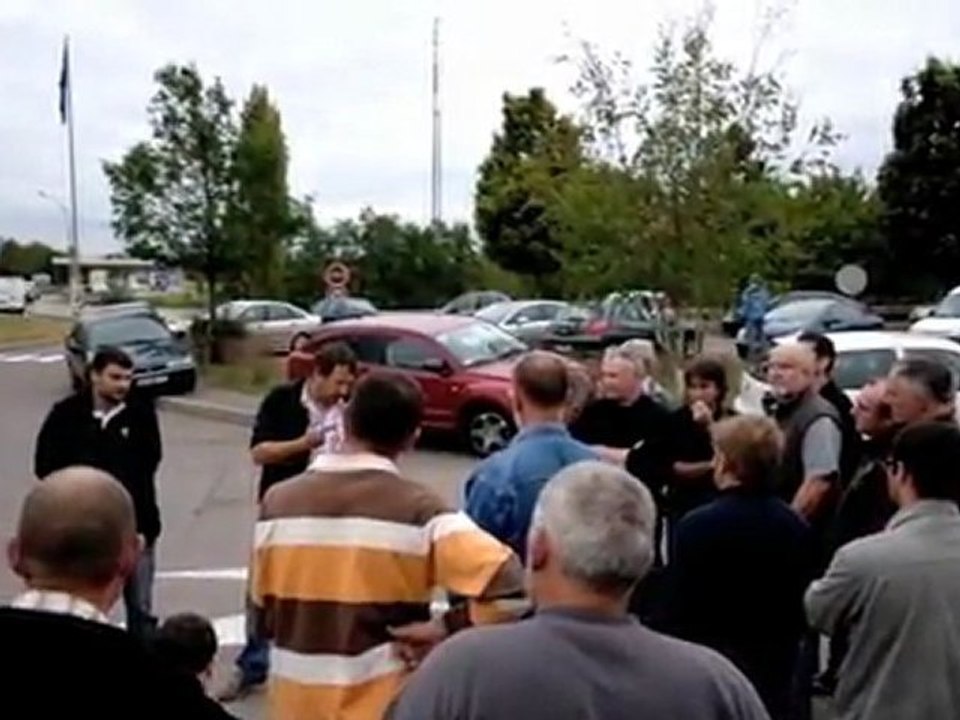 operation coup de poing des jeunes agriculteurs au péage de Chalon
