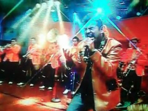 PA LA BANDA NIGHT SHOW CON LUIS ANTONIO LOPEZ MIMOSO .....CANTANDO DIGALE