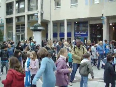 Flash Mob Oyonnax Mercredi 12 Octobre 2011 Grenette Madison Semaine Bleue