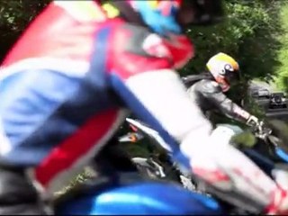 Suzuki GSR750 vs Suzuki GSX-R750