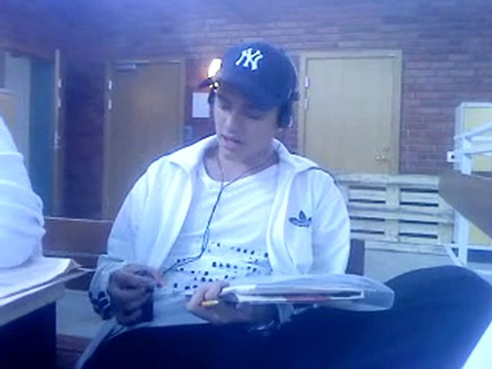 Adam sjunger yeeeeah