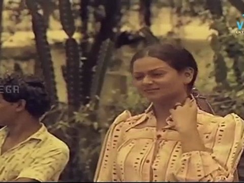 18 Vayathenela - Kamalhassan Romance Scene