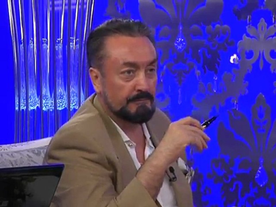 İnsan dünyada çiçek gibi narindir ve ama ahiret hayatı sonsuzdur