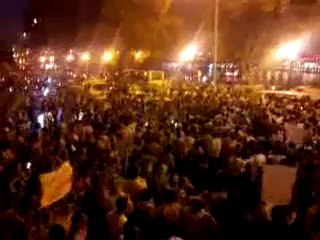 عاجل - لحظة هجوم الجيش على متظاهرى ماسبيرو 9/10/2011