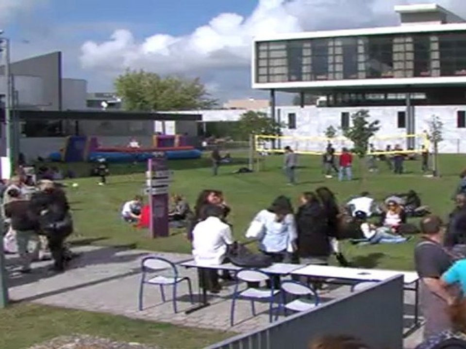 L'université de Cergy-Pontoise fête ses 20 ans avec un flash-mob